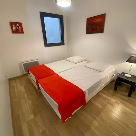 Apartment T3 Au Coeur D'arcachon, A 50m De La & 300m De La Gare, Parking Et Wifi Inclus - Fr-1-374-121